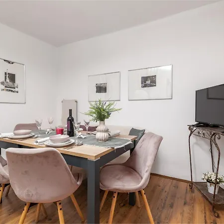 Apartman Family Friendly With A Swimming Pool Krnica, Marcana - 3029