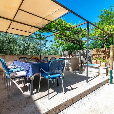 Apartman Family Friendly With A Swimming Pool Krnica, Marcana - 3029