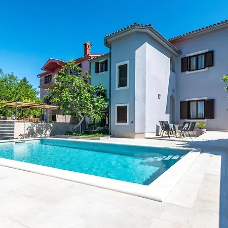 Apartman Family Friendly With A Swimming Pool Krnica, Marcana - 3029