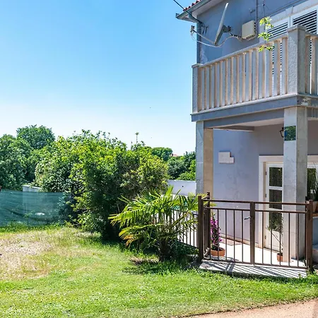 Apartman Family Friendly With A Swimming Pool Krnica, Marcana - 3029 *